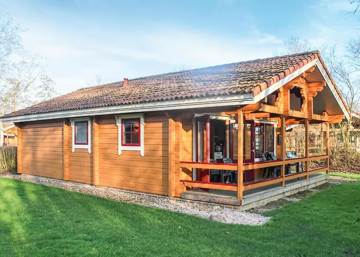 3 Bedroom Cozy Home In Gramsbergen